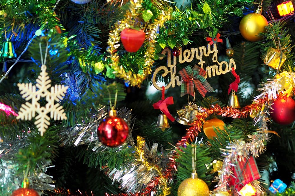 merry christmas xmas tree ornament spokeasy post blog