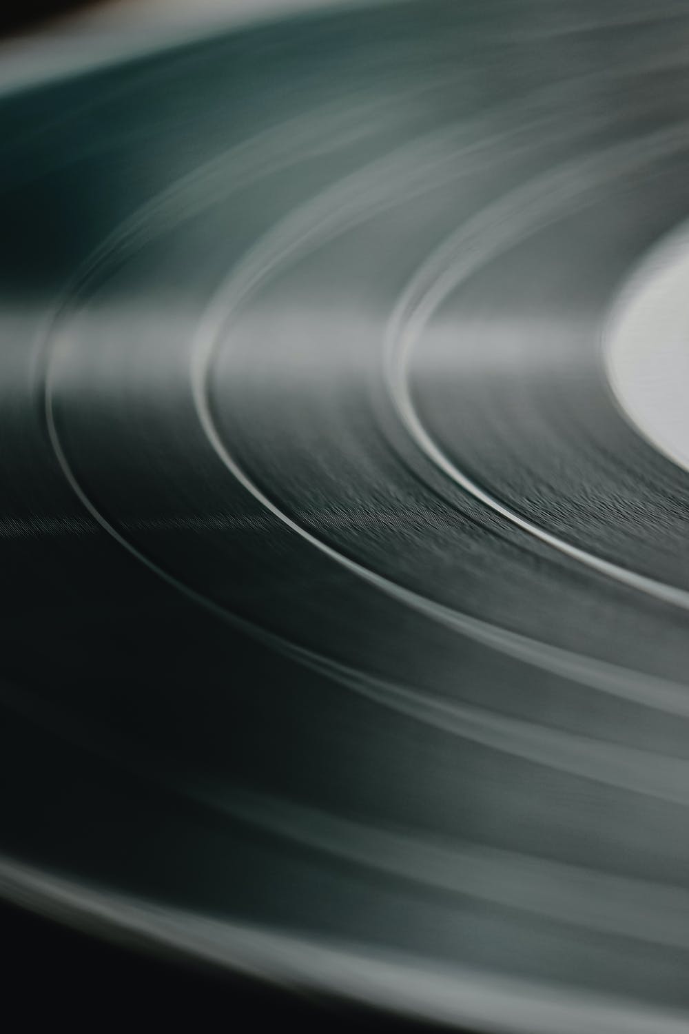old groove vinyl record album salvage store work audio-CD DVD App spokeasy readers' nook shop store aucio-CD DVD app